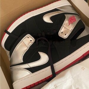 Black in grey Jordan 1